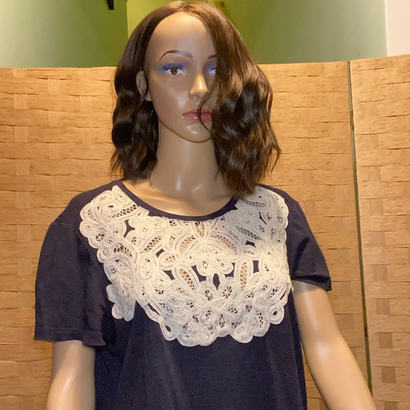 Tory Burch Tops - Tory Burch embroidered tee in Tory Navy Sz. L